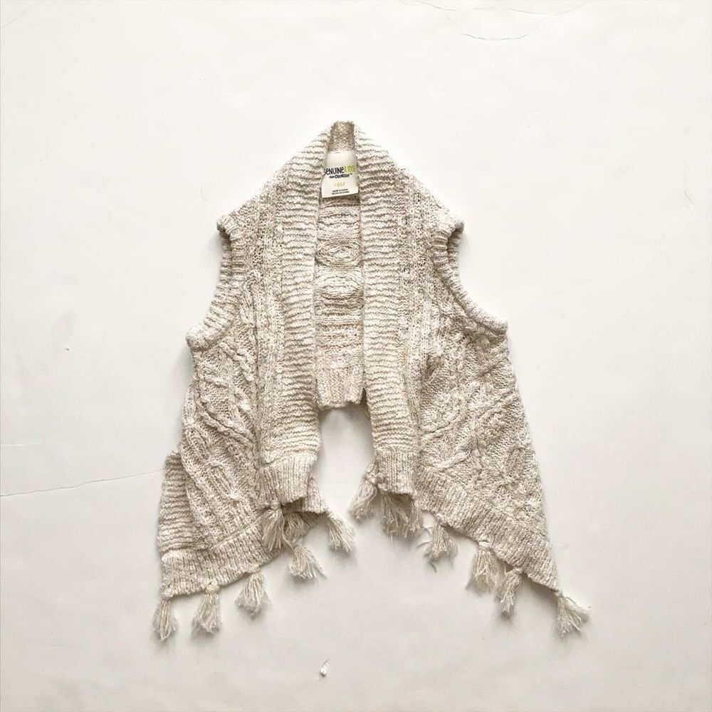 Genuine kids oatmeal knit tassel vest 18 months